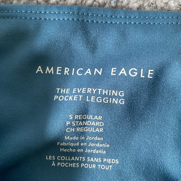 Blue American Eagle leggings with pockets - Picture 2 of 3